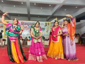 हिंदुस्तान हस्तशिल्प महोत्सव में नृत्य प्रस्तुति का दृश्य
